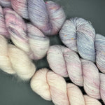 Load image into Gallery viewer, HIBERKNITALONG „Glowhair Frost Shawl“ Merino Singles / KidSilk KIT