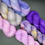 Load image into Gallery viewer, HIBERKNITALONG „Glowhair Frost Shawl“ Merino Singles / KidSilk KIT