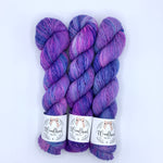 Lade das Bild in den Galerie-Viewer, Merino Singles - Purple Night Skies