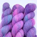 Lade das Bild in den Galerie-Viewer, Merino Singles - Purple Skies