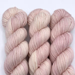 Lade das Bild in den Galerie-Viewer, Cashmerino DK - Claire