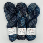 Lade das Bild in den Galerie-Viewer, Cozy
