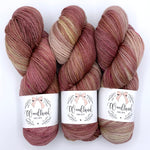 Lade das Bild in den Galerie-Viewer, Merino Hug - Rosewood

